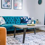 Westwood Lodge Serviced Apartment